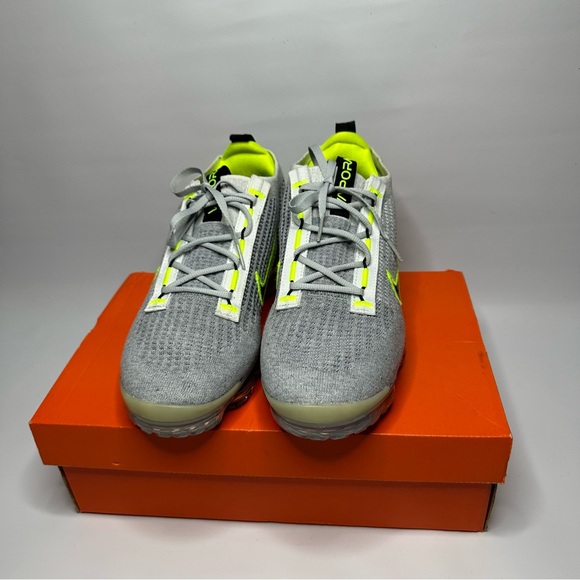 Nike Air Vapormax 2021 FK Men's Wolf Grey Volt Logo Sneaker DH4085-001 Sz 10 - Picture 2 of 9